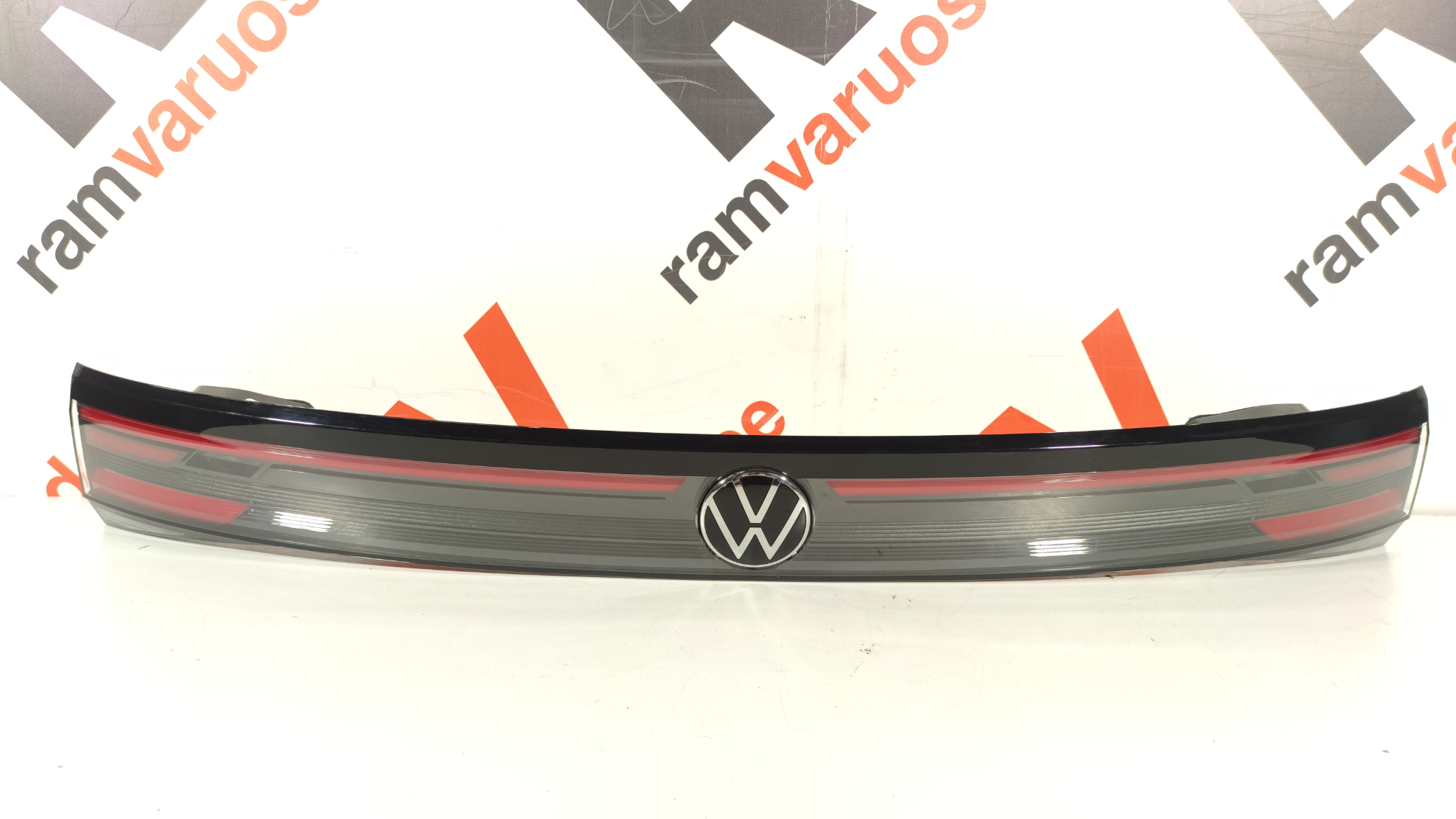 Volkswagen Taigo tagatuli / rear light