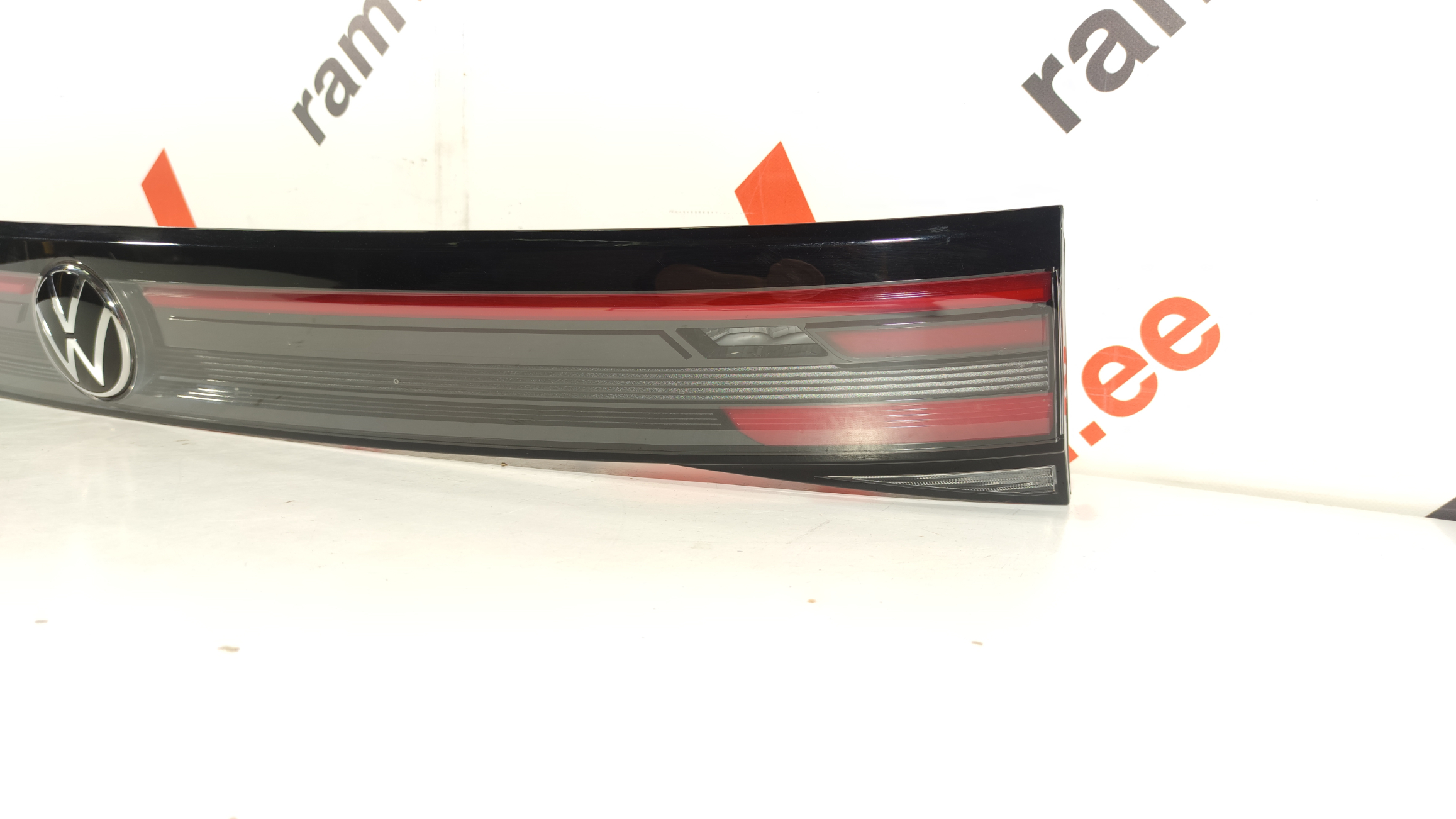 Volkswagen Taigo tagatuli / rear light - pilt 3