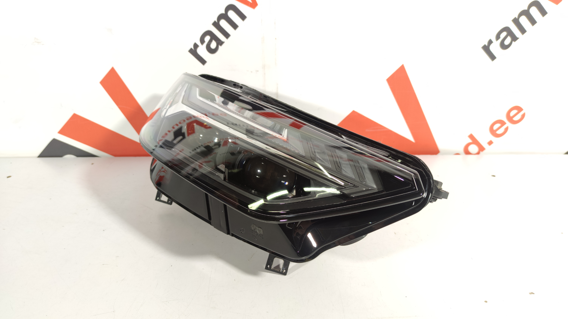 Audi Q5 esituli / headlight - pilt 2