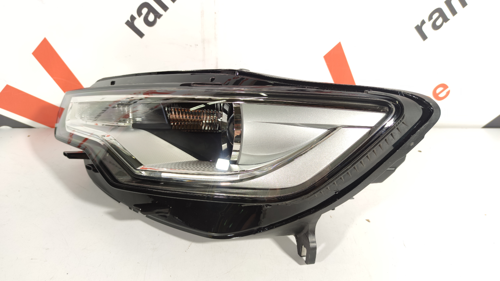 Audi A6 C7 esituli / headlight - pilt 3