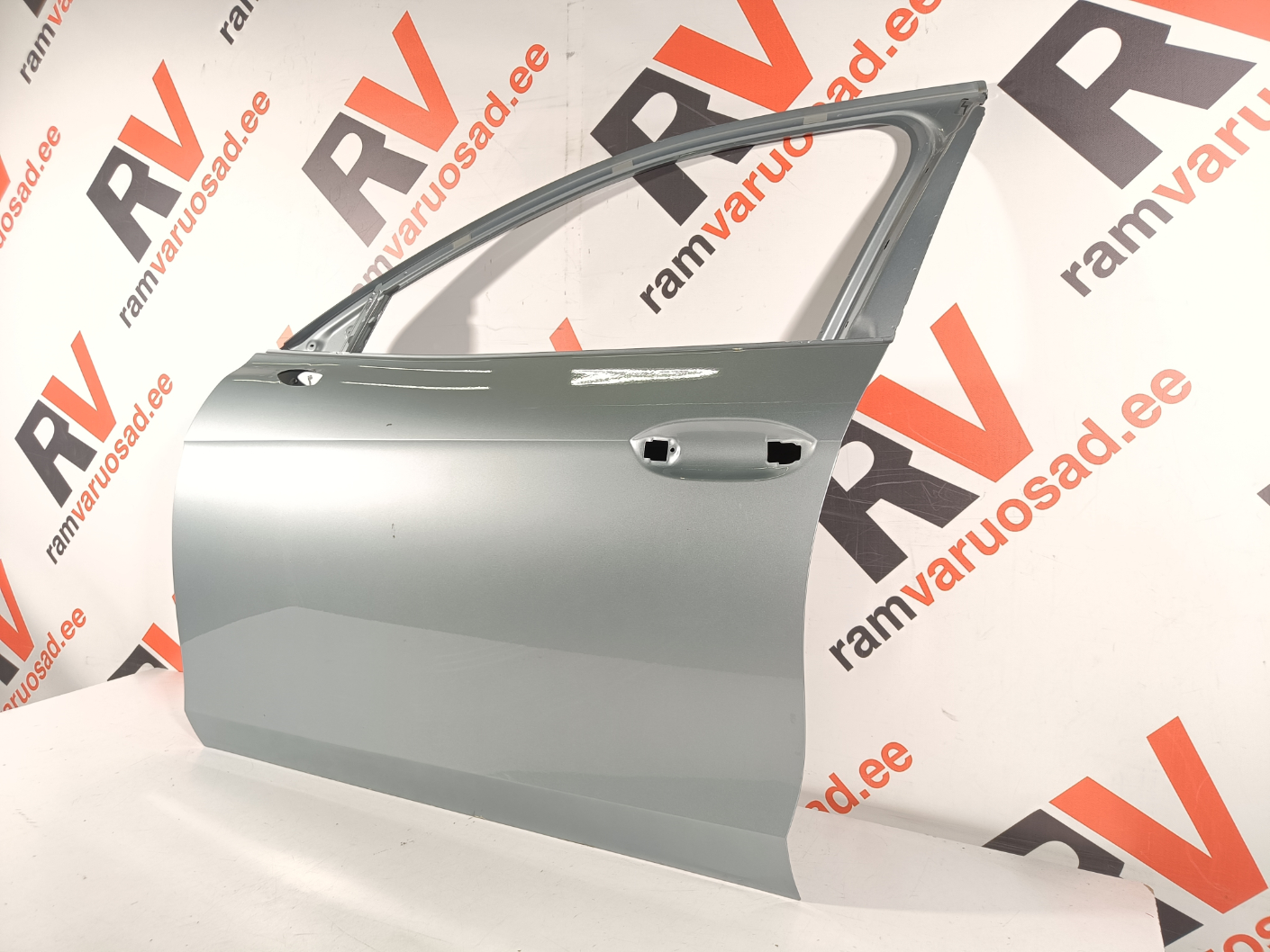VW Passat / Superb esiuks / front doors - pilt 3