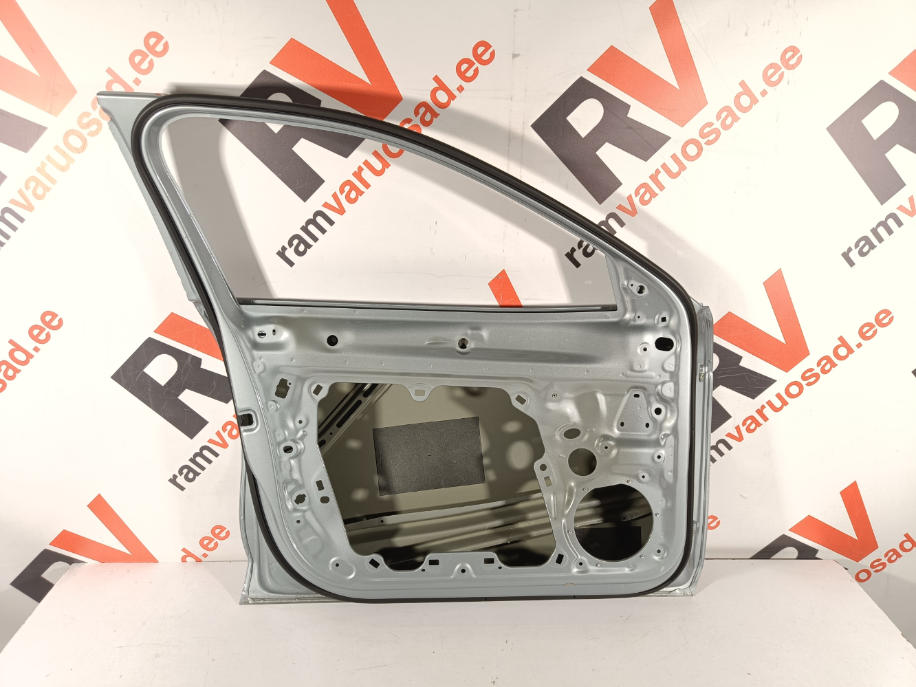 VW Passat / Superb esiuks / front doors - pilt 5