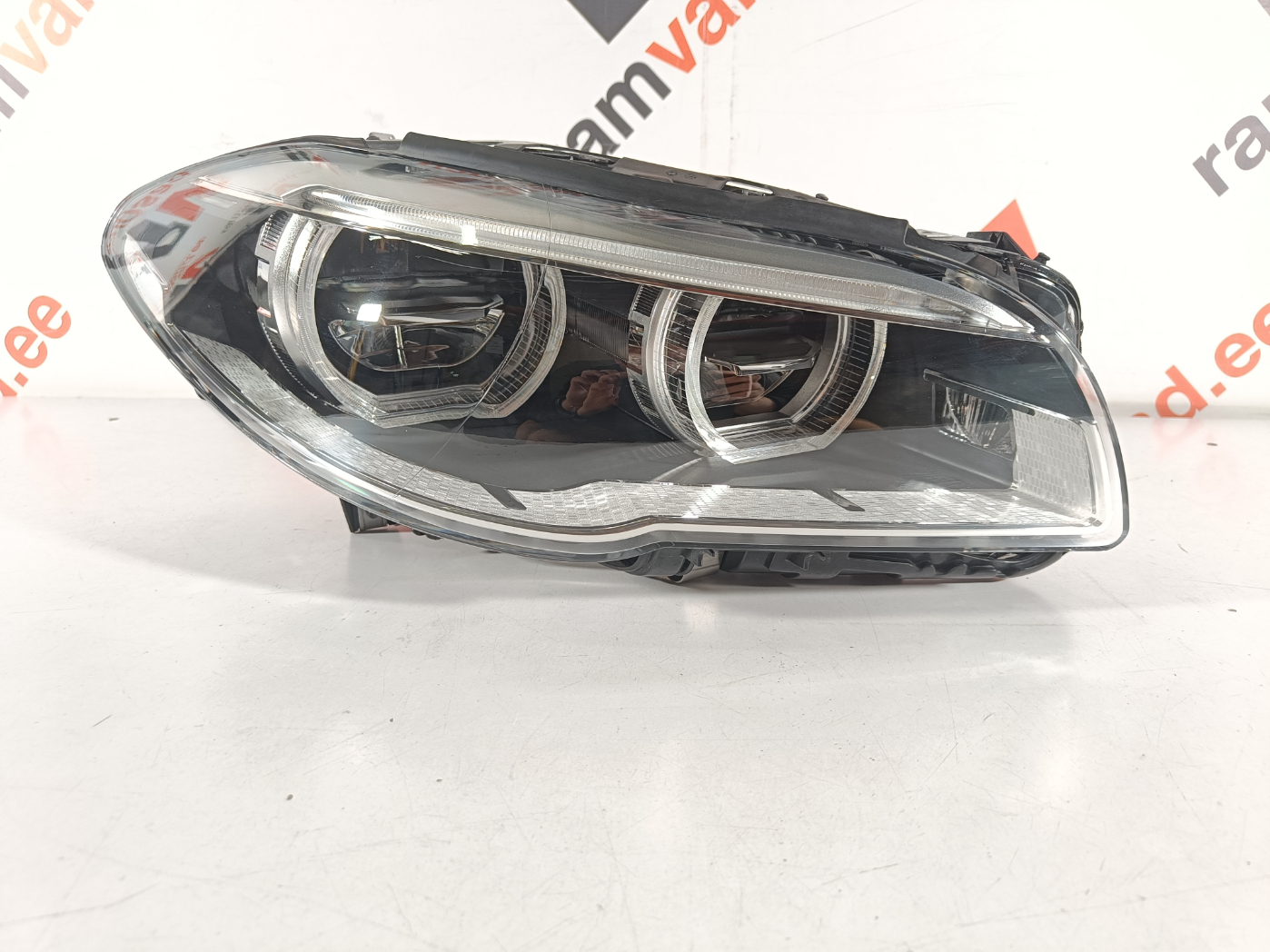 BMW 5 F10 esituli / headlight