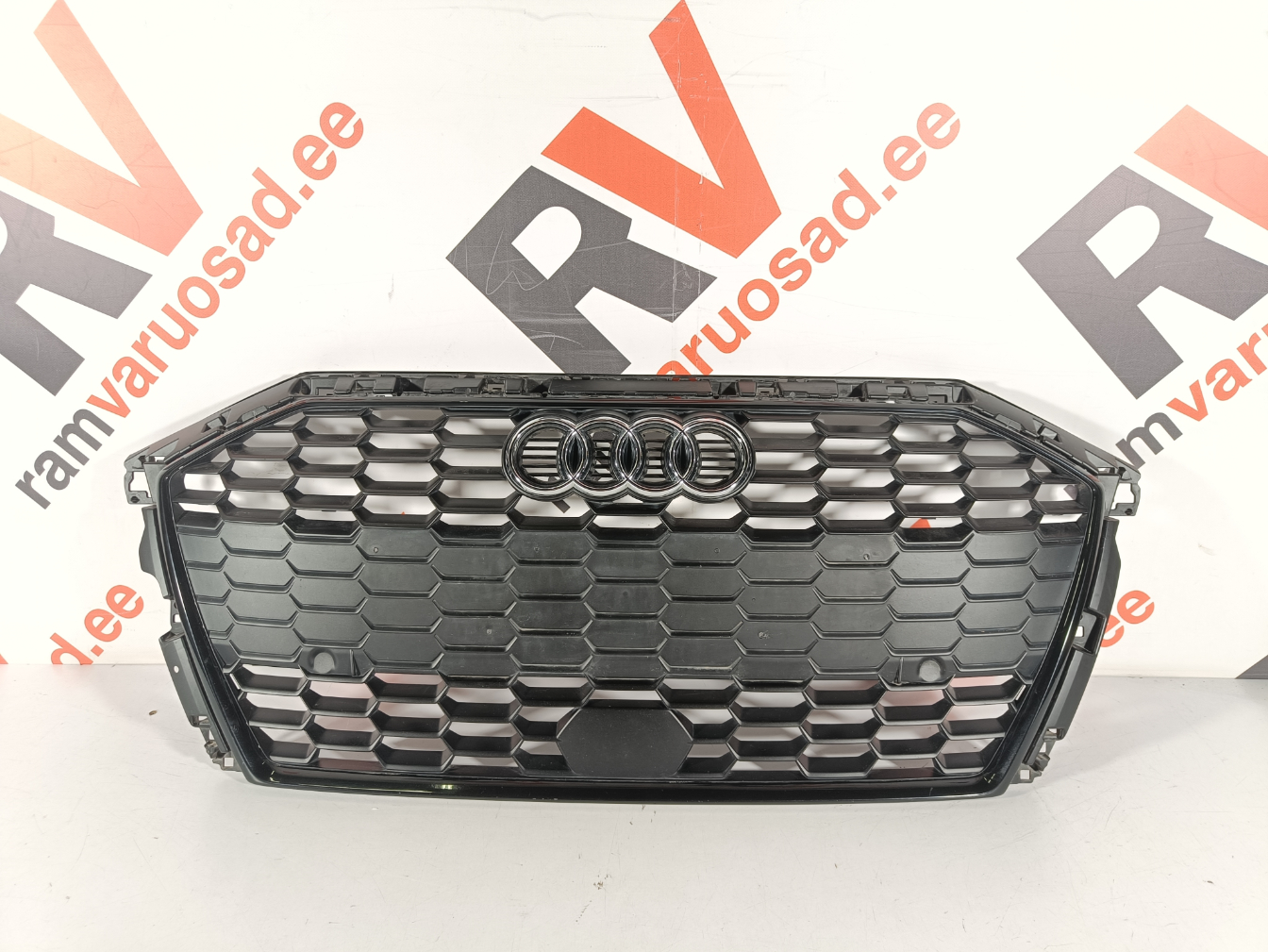 Audi A3 iluvõre / grille