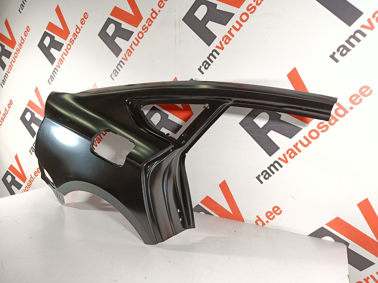 Audi A5 tagatiib / rear fender - pilt 3