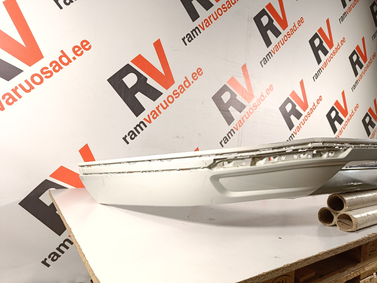 VW Passat B8 tagastange / rear bumper - pilt 2