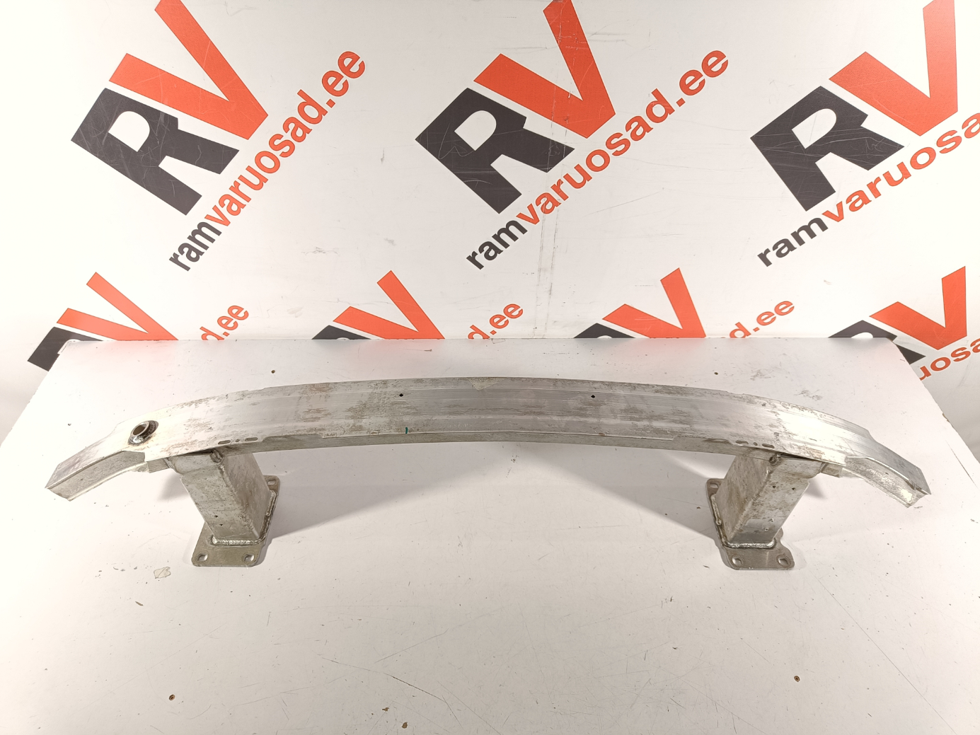Audi A6 C8 esitala / front support