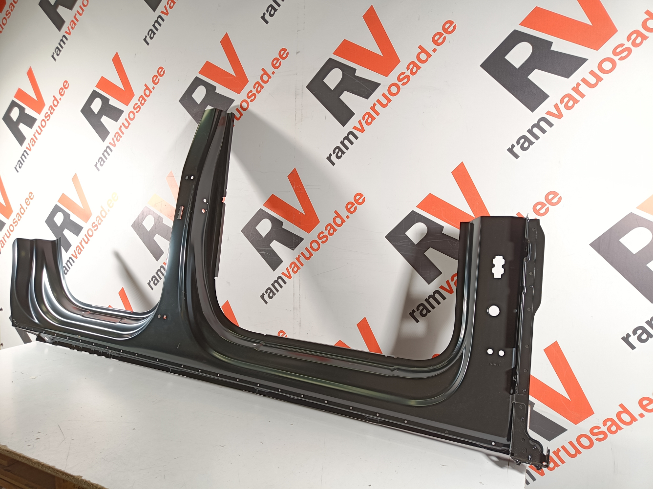 Audi Q7 küljekarp / rocker - pilt 3