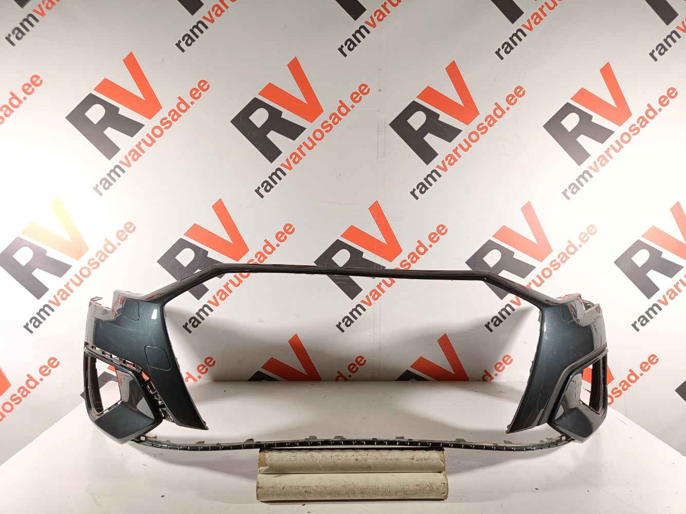 Audi A3 esistange / front bumper