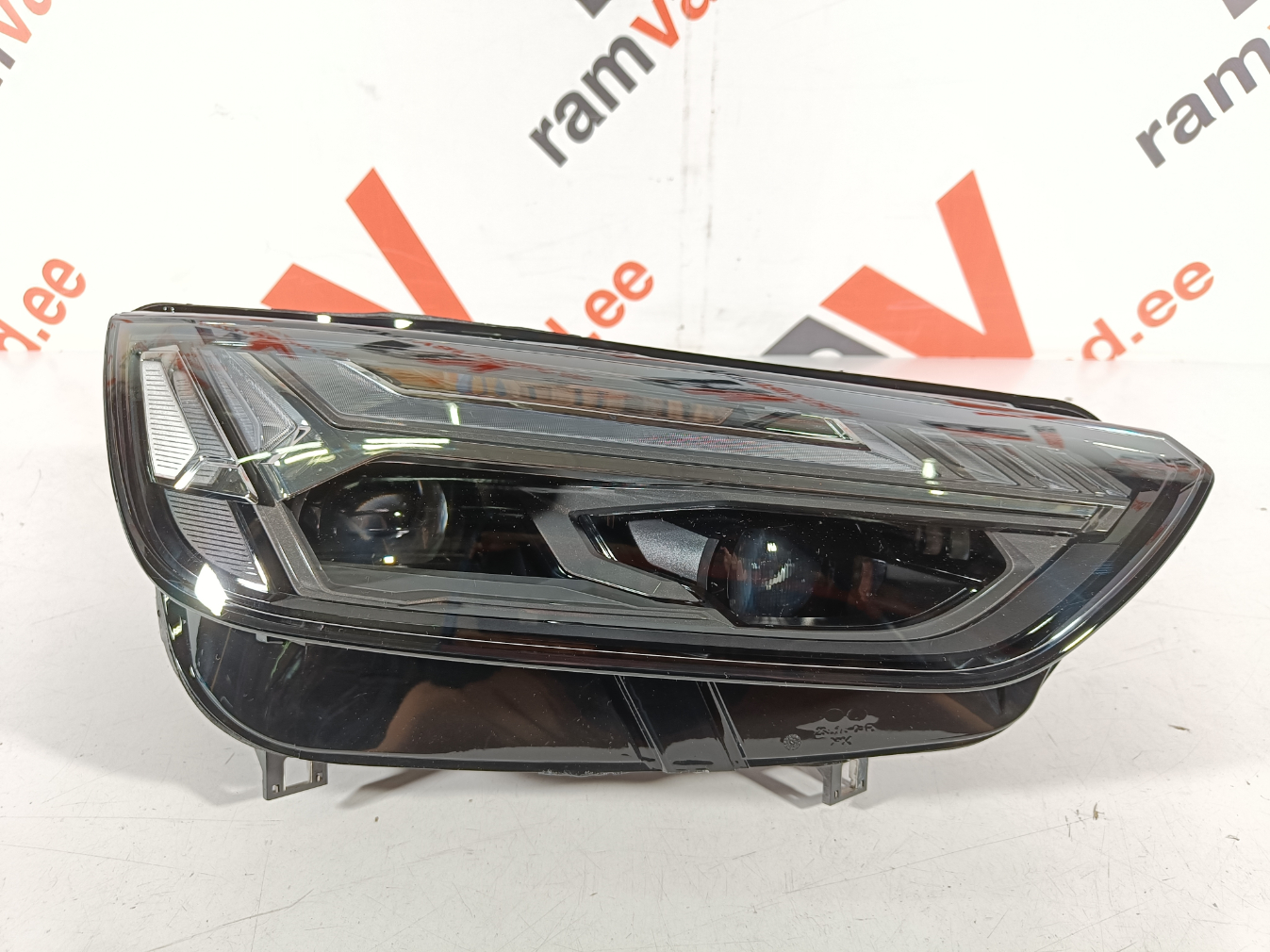 Audi Q5 esituli / headlight
