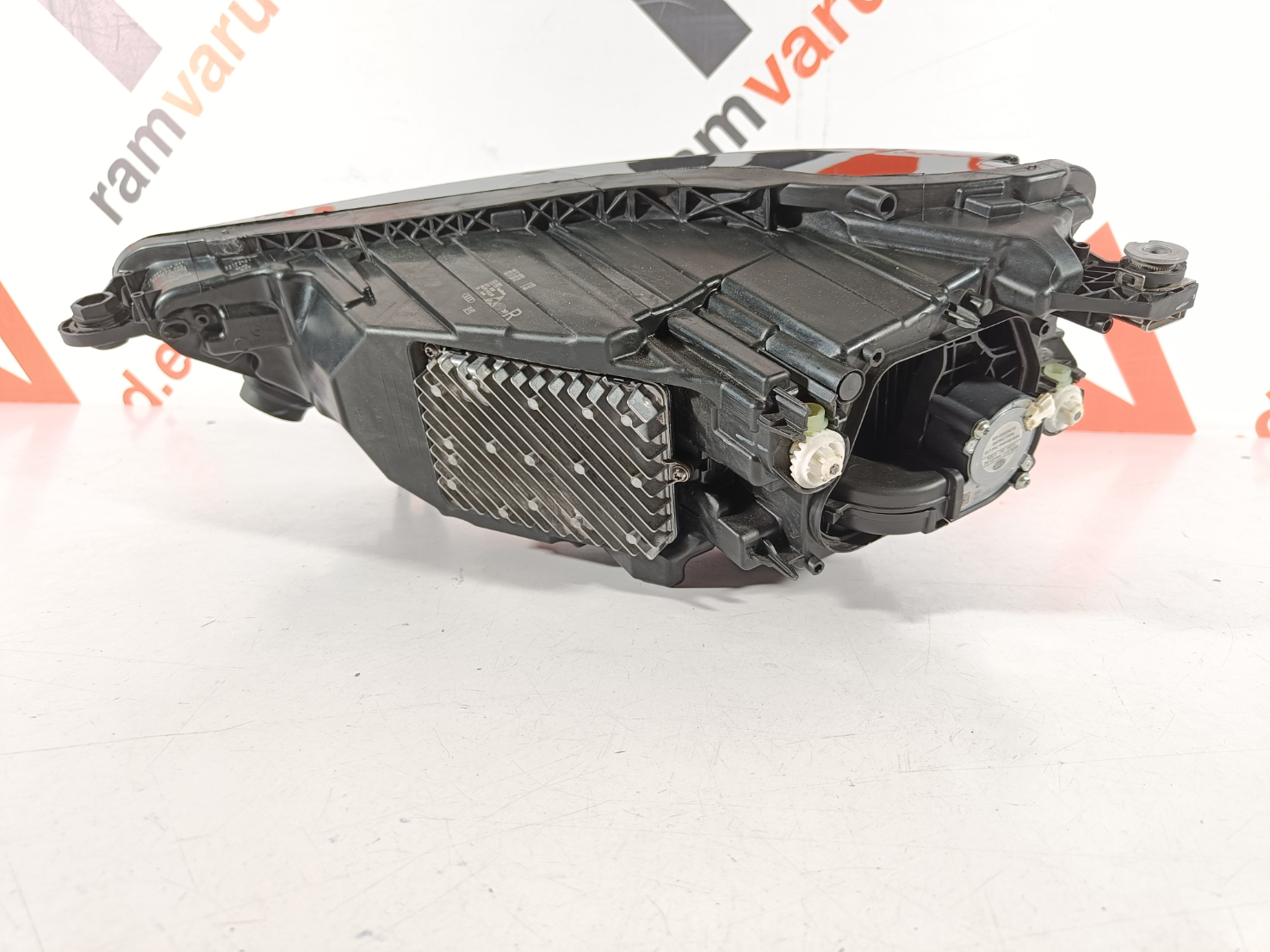 Audi Q5 esituli / headlight - pilt 3