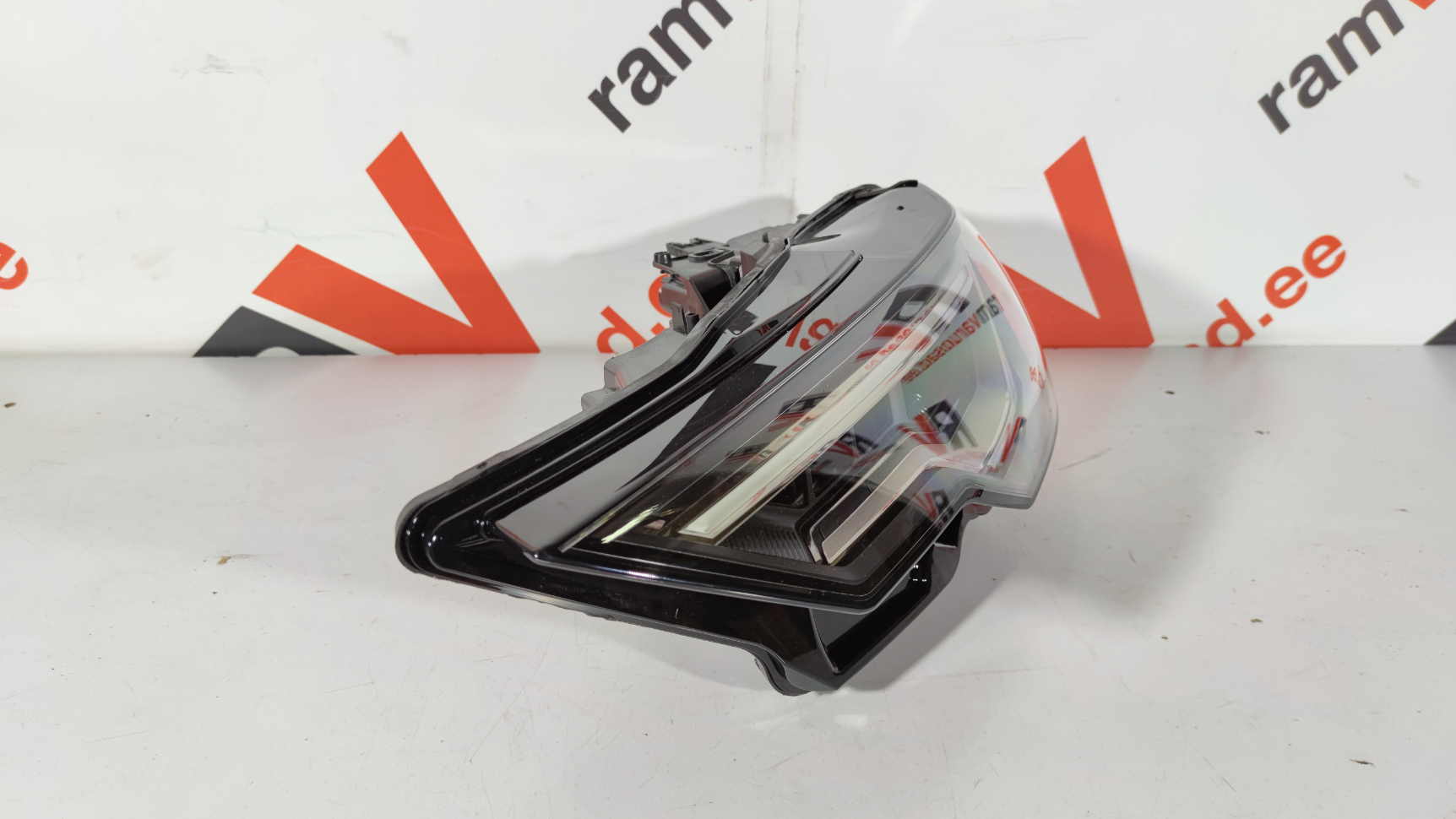 Audi A6 C8 esituli / headlight - pilt 2