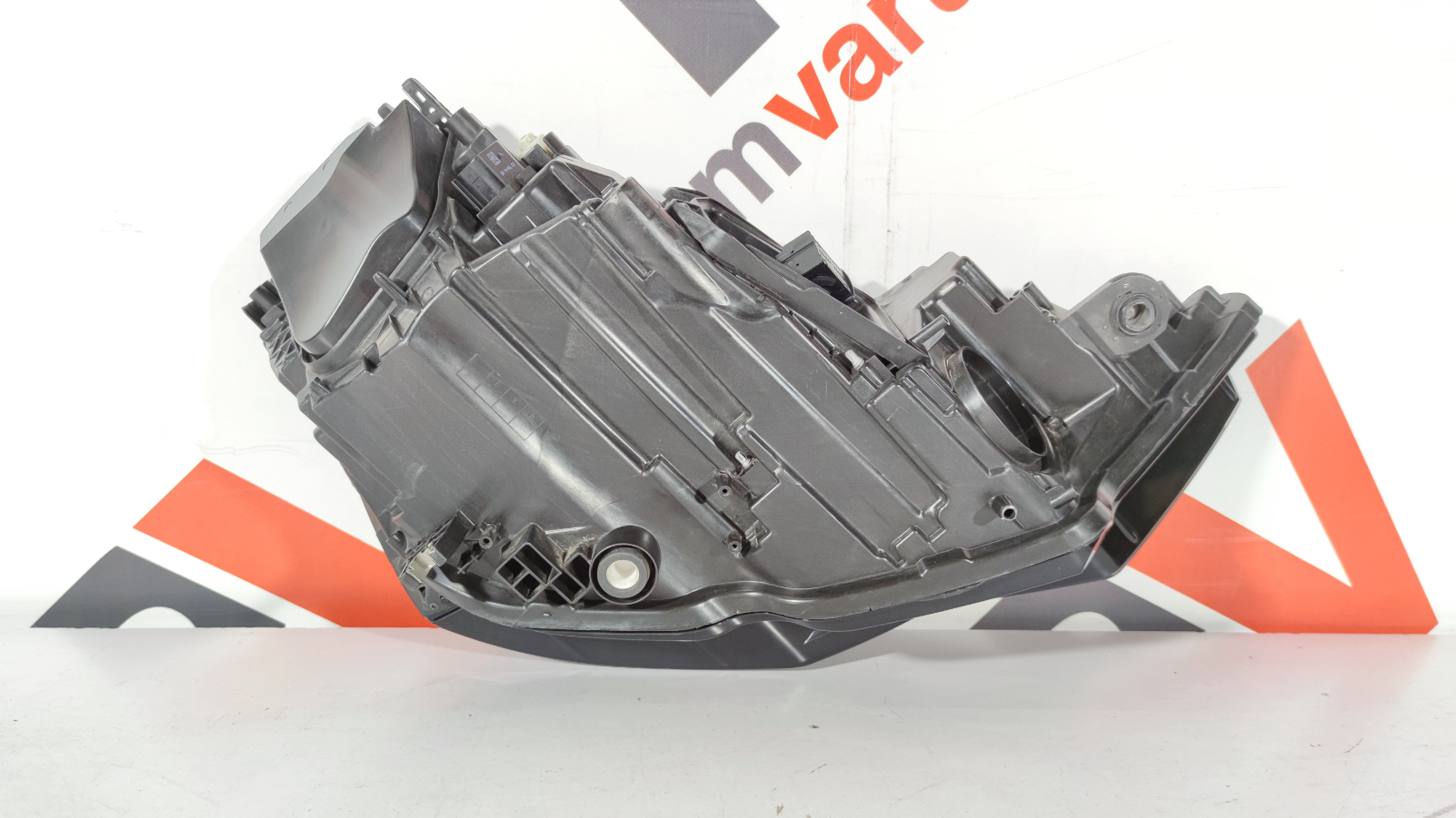 Audi A6 C8 esituli / headlight - pilt 5