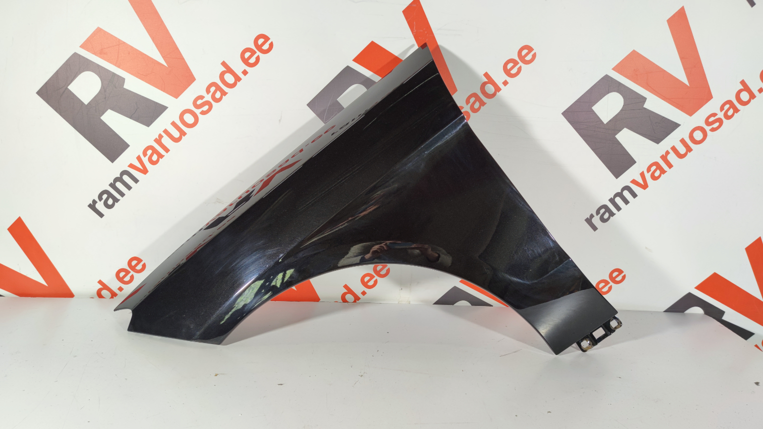 Mercedes ML 166 esitiib / front fender