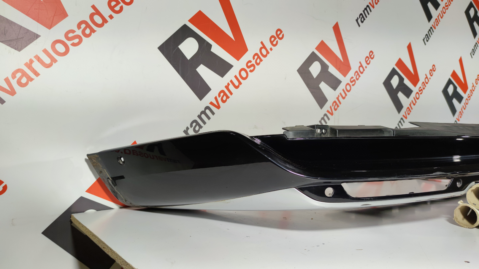Land Rover RR L460 tagaspoiler / rear spoiler - pilt 2