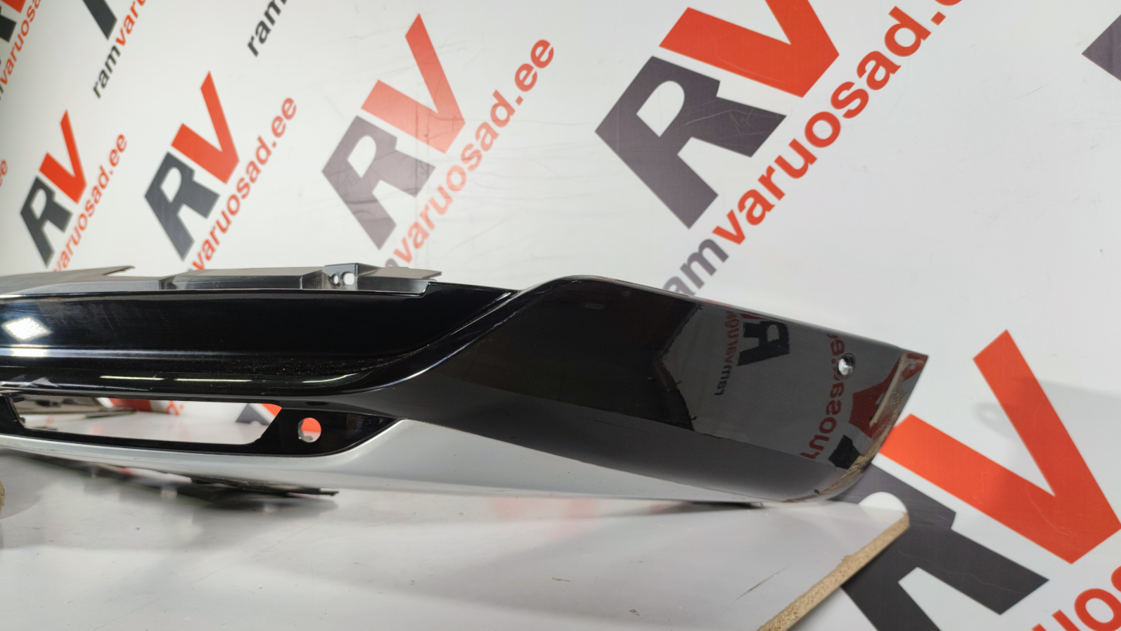 Land Rover RR L460 tagaspoiler / rear spoiler - pilt 3