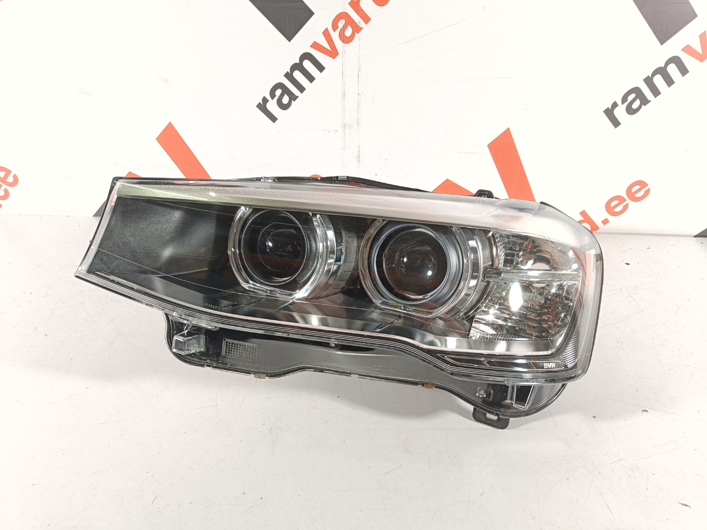BMW X3 F25 esituli / headlight