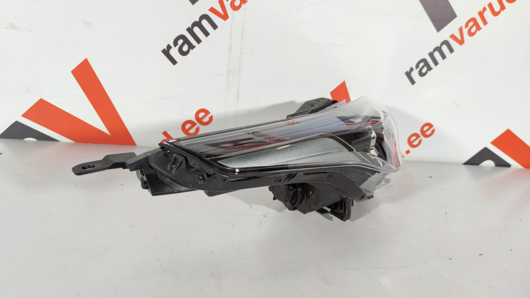 Kia Ceed esituli / headlight  - pilt 3