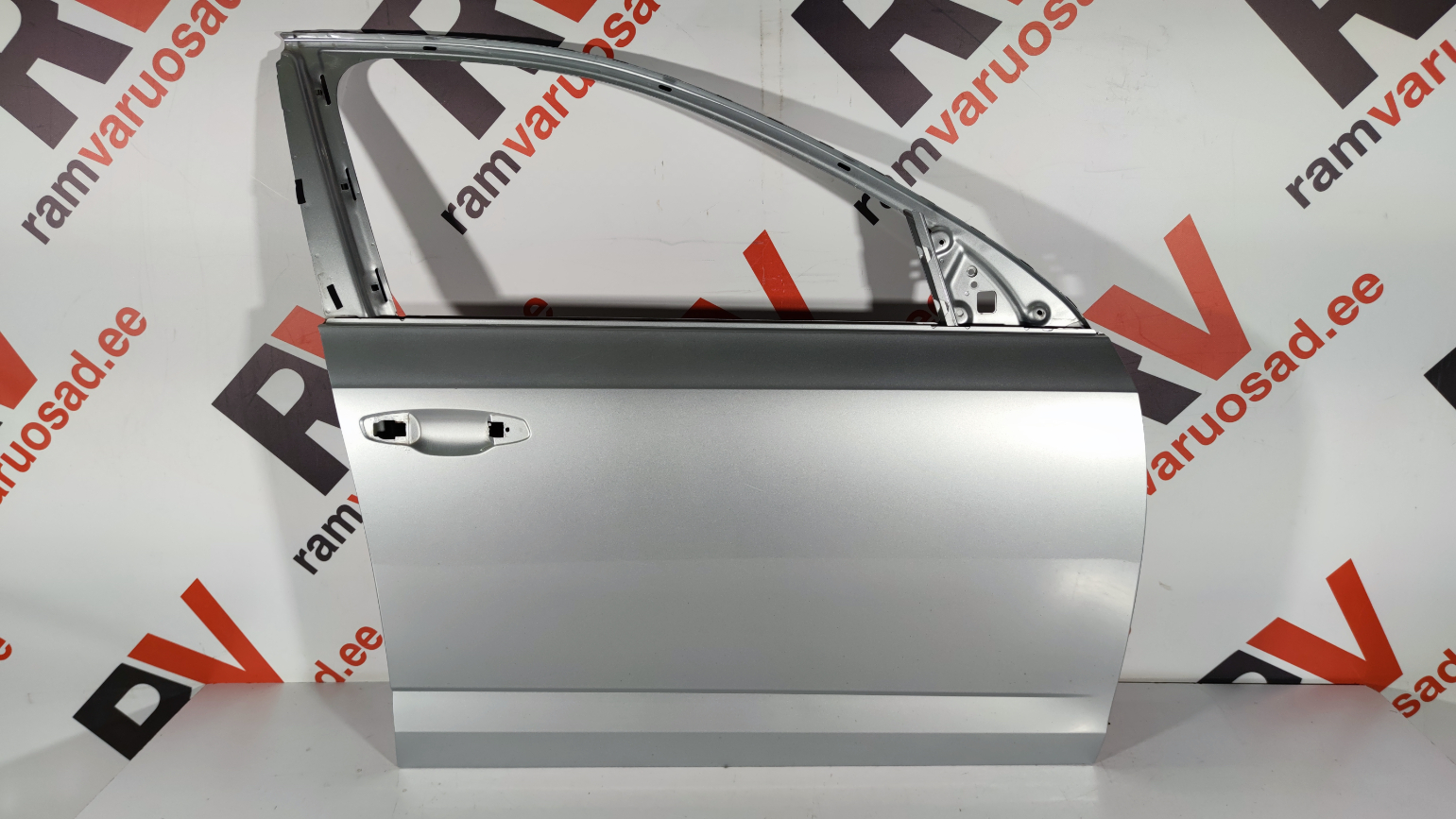 Skoda Octavia esiuks / front door