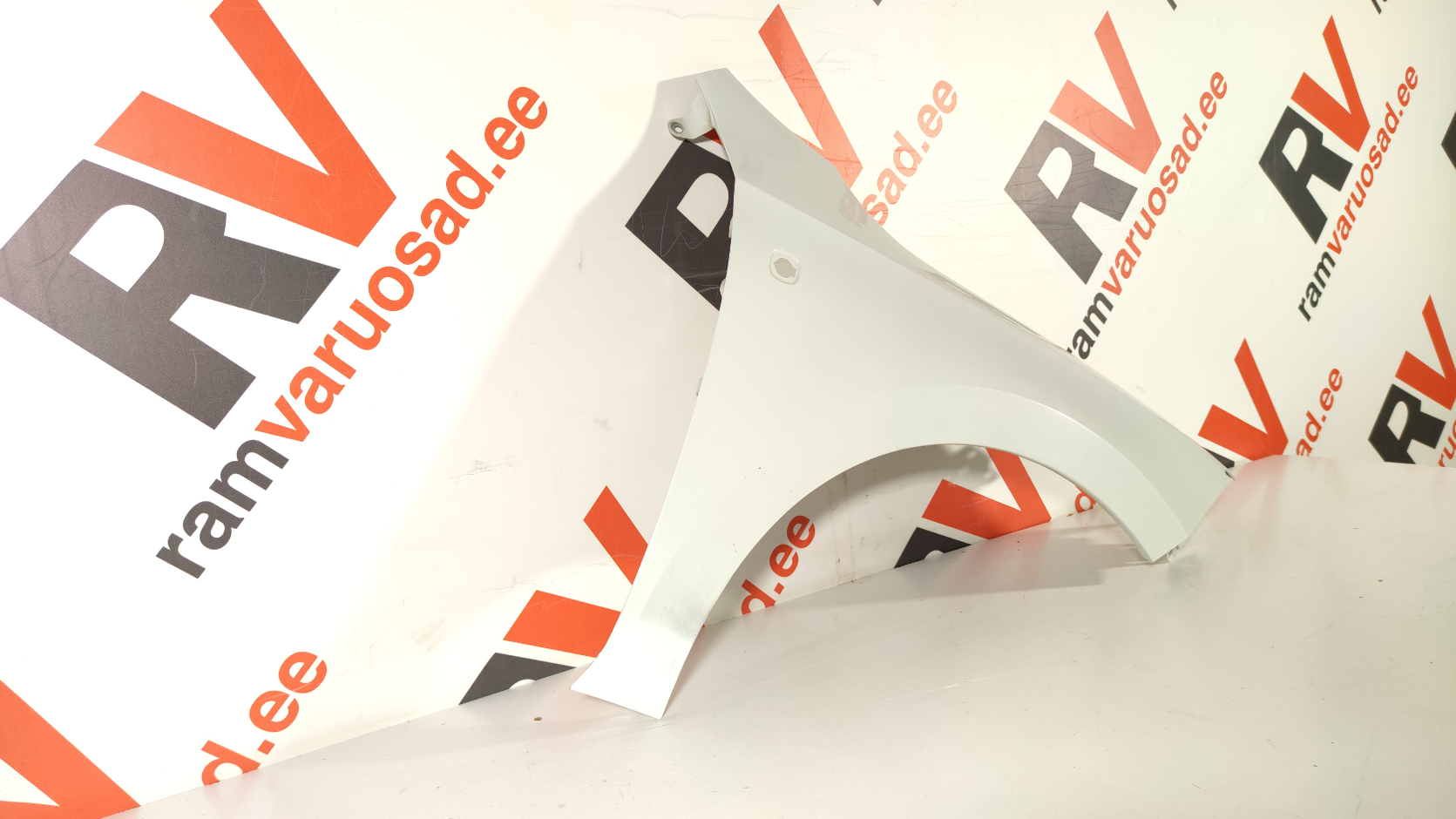 Skoda Rapid esitiib / front fender - pilt 2