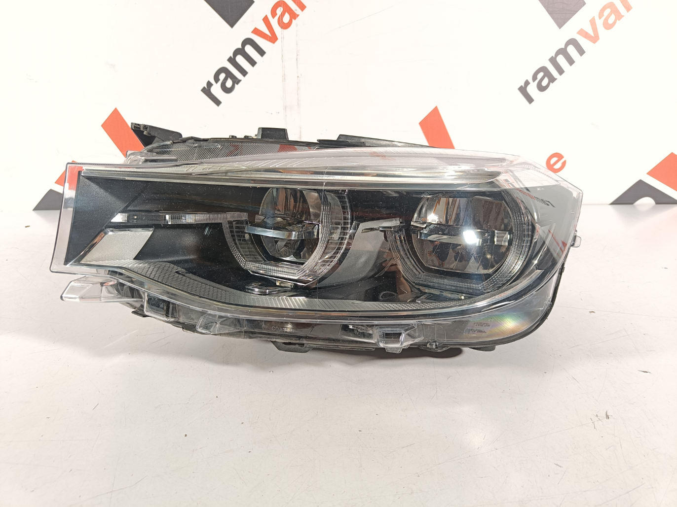 BMW 3 GT F34 esituli / headlight