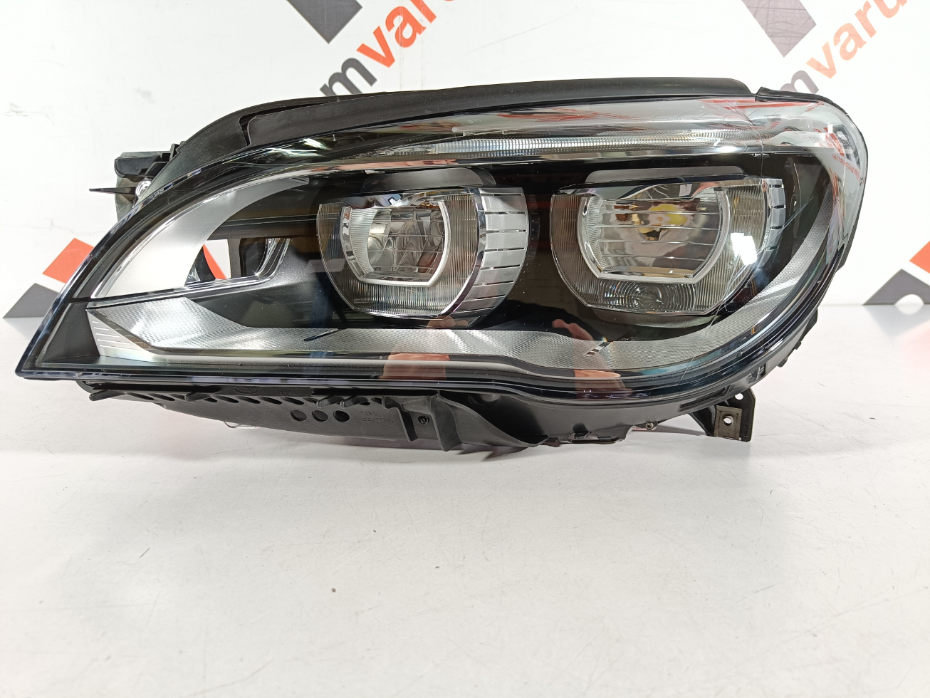 BMW 7 F01/02 esituli / headlight