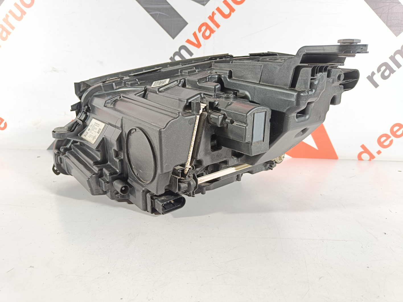 Mercedes E W213 esituli / headlight - pilt 3