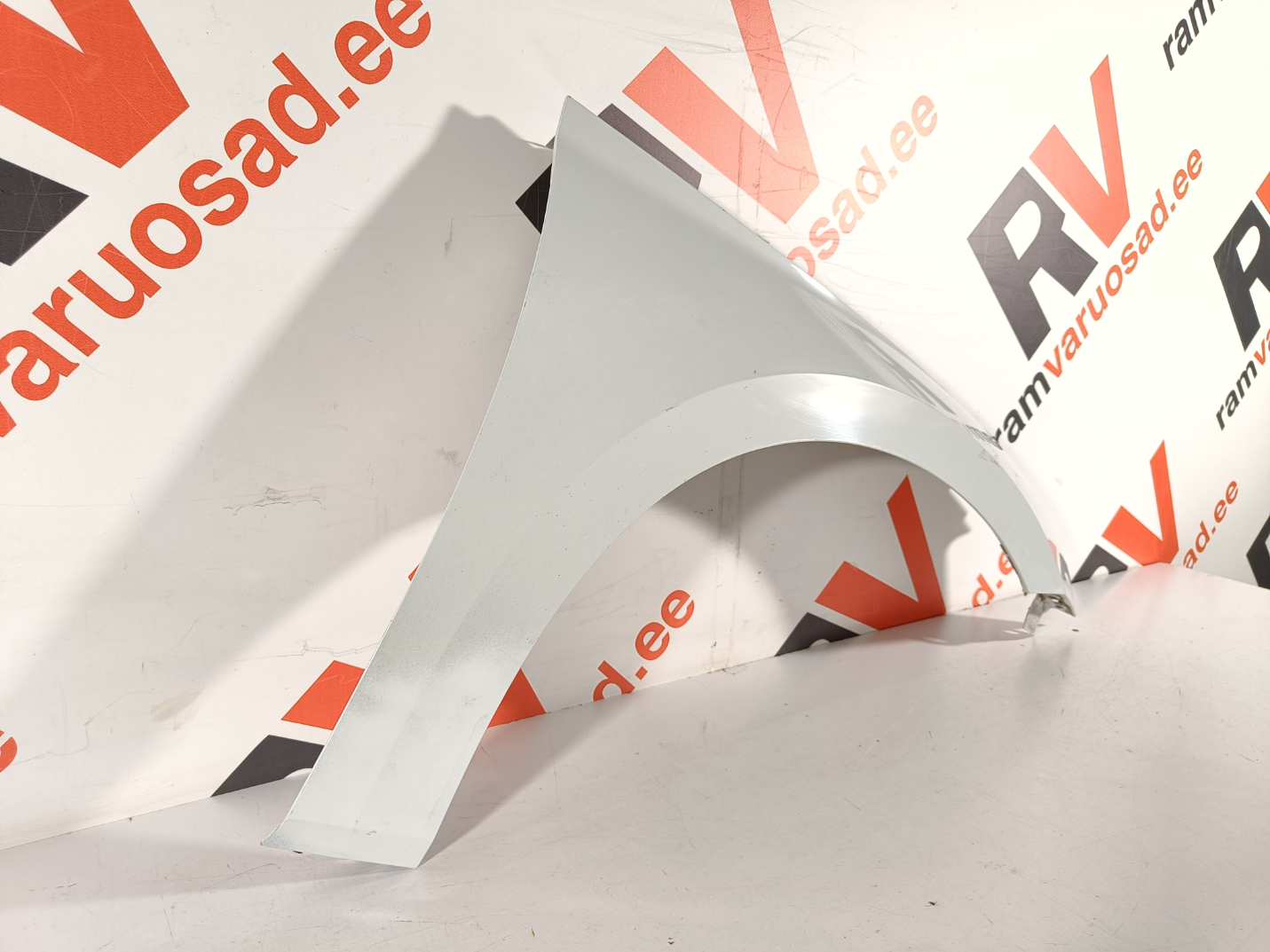 Skoda Superb esitiib / front fender - pilt 2