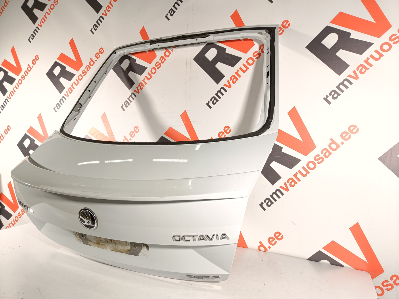 Skoda Octavia tagaluuk / trunk lid - pilt 3