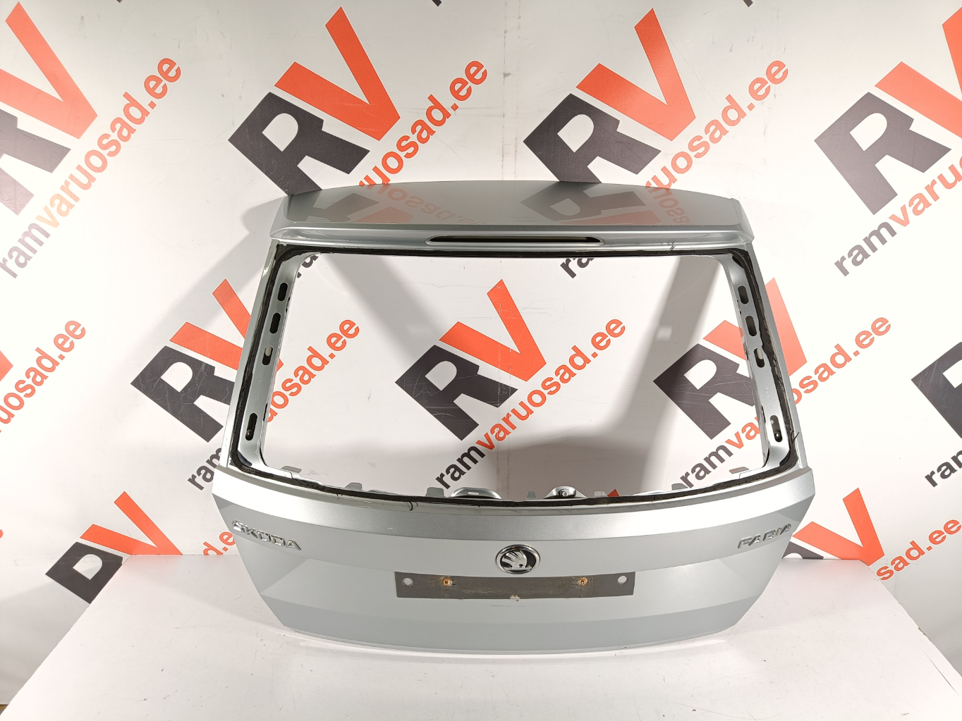 Skoda Fabia tagaluuk / trunk lid
