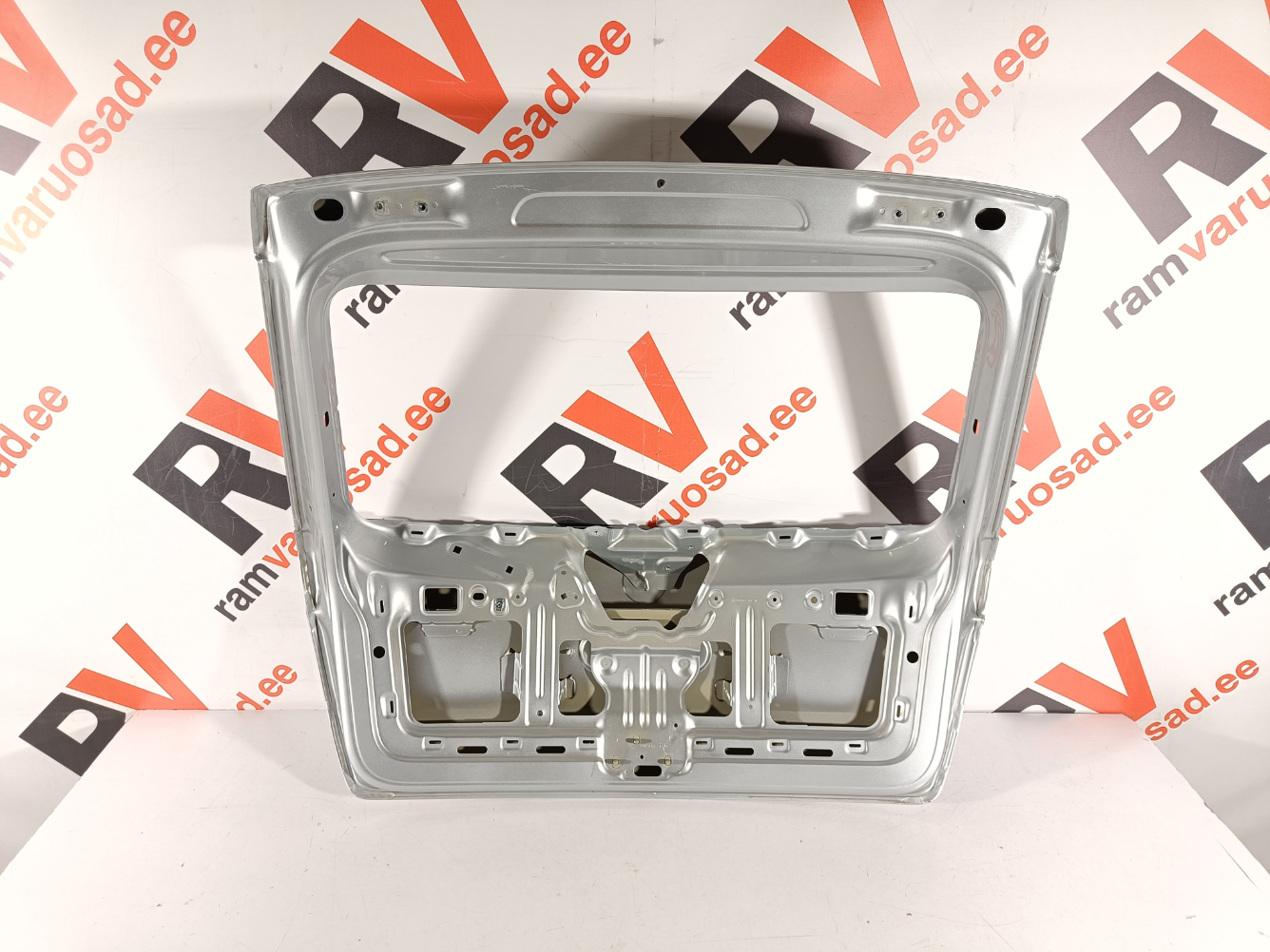 Skoda Fabia tagaluuk / trunk lid - pilt 4
