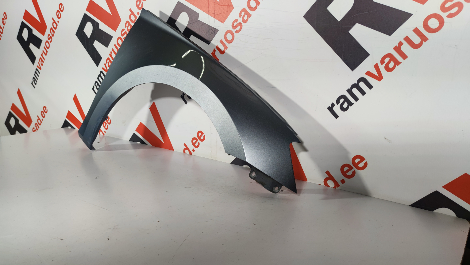 Skoda Superb esitiib / front fender - pilt 3