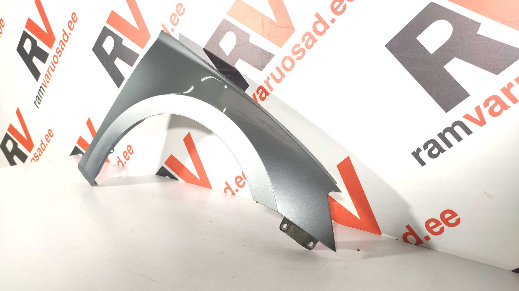 Skoda Superb esitiib / front fender - pilt 3