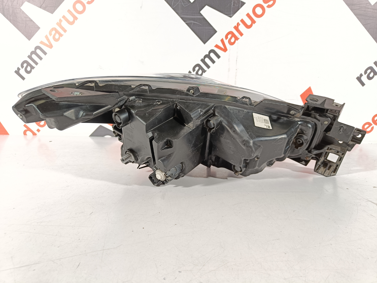 Mazda 3 esituli / headlight - pilt 3