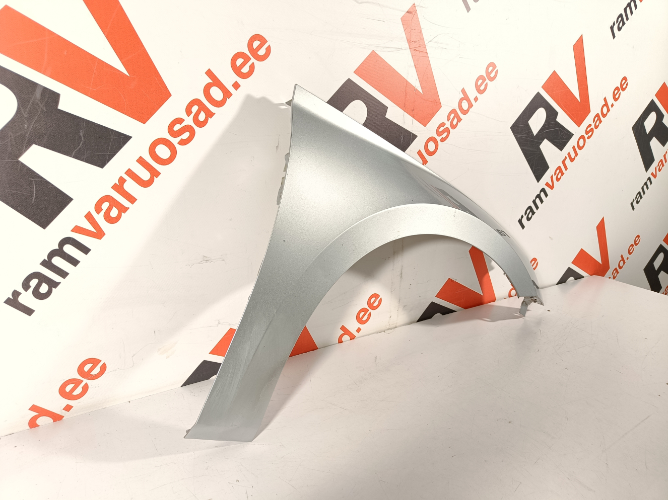 Skoda Superb esitiib / front fender - pilt 2