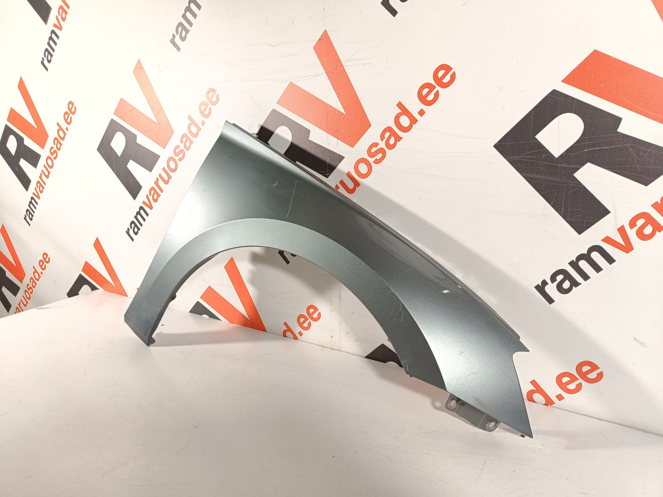 Skoda Superb esitiib / front fender - pilt 3