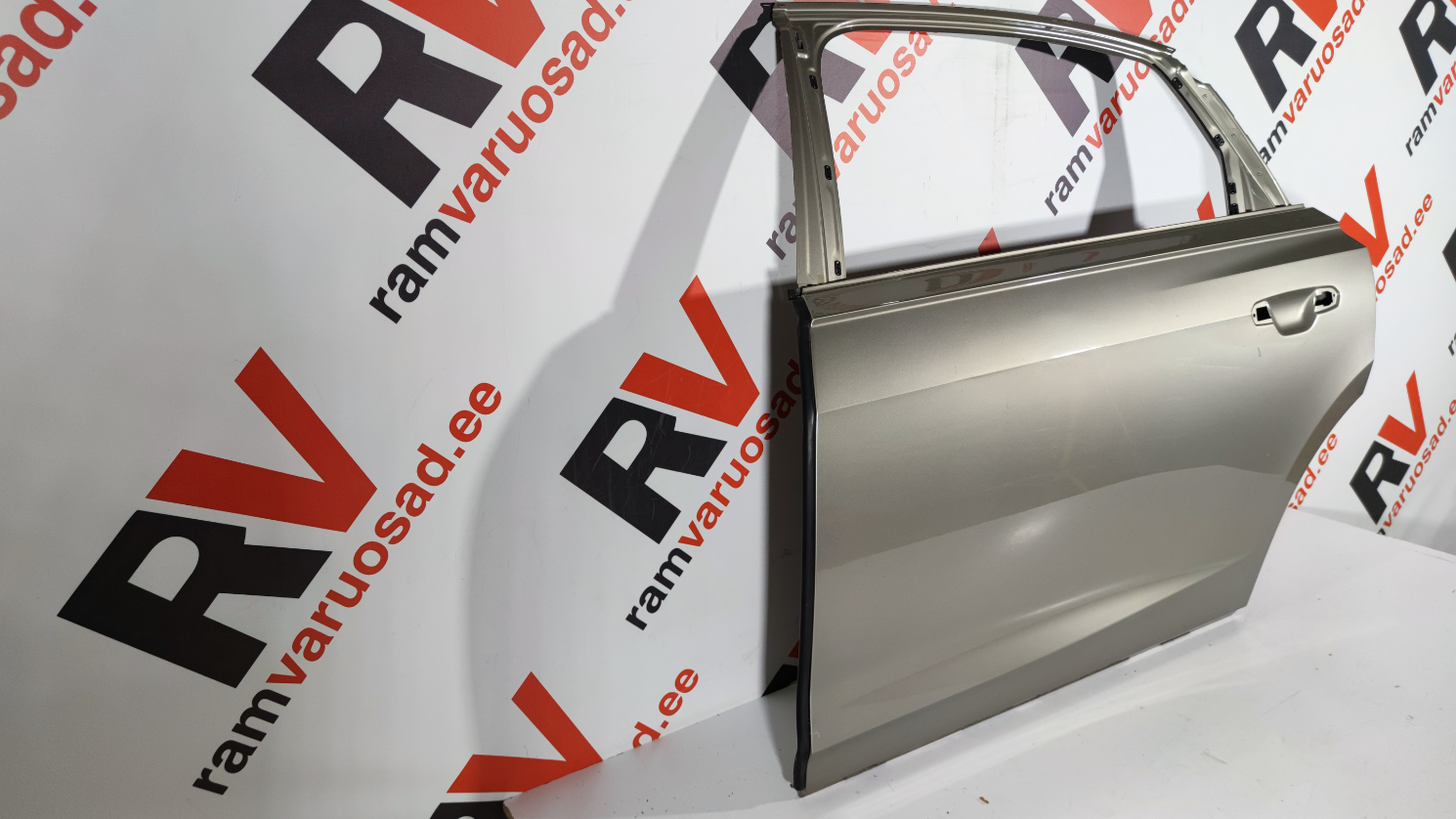 Audi A8 tagauks / rear door - pilt 2