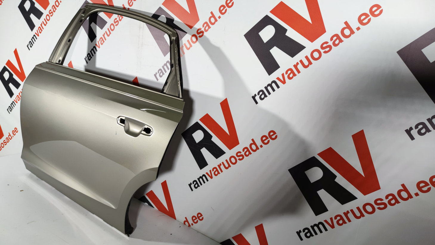 Audi A8 tagauks / rear door - pilt 3