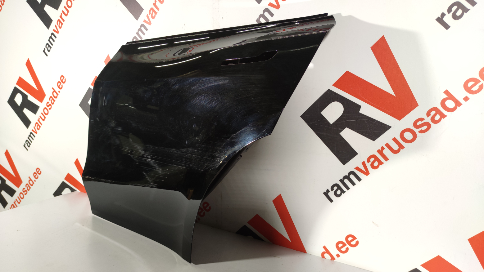 Tesla Model Y tagauks / rear door - pilt 3
