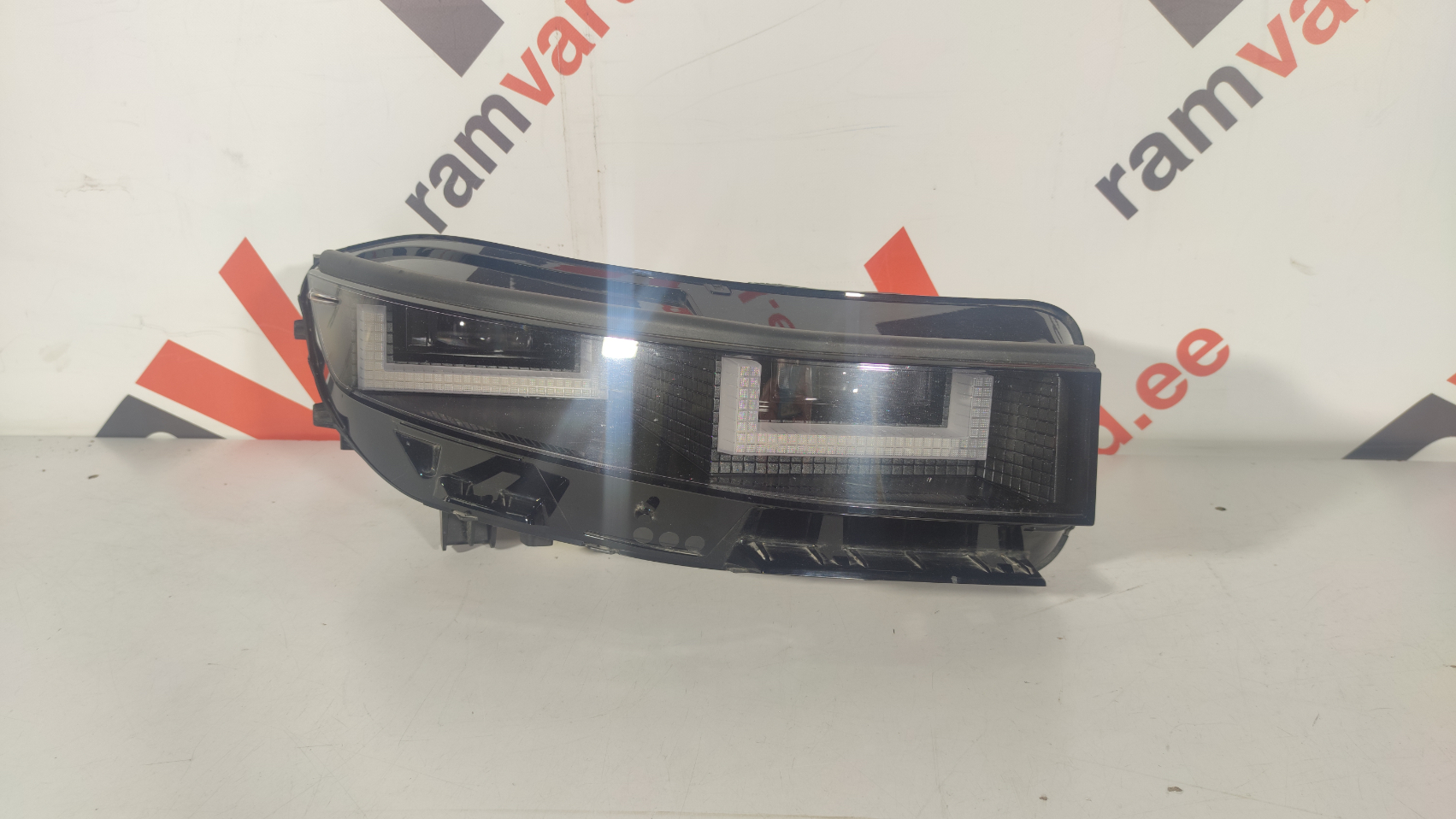 Hyndai Ioniq 5 esituli / headlight