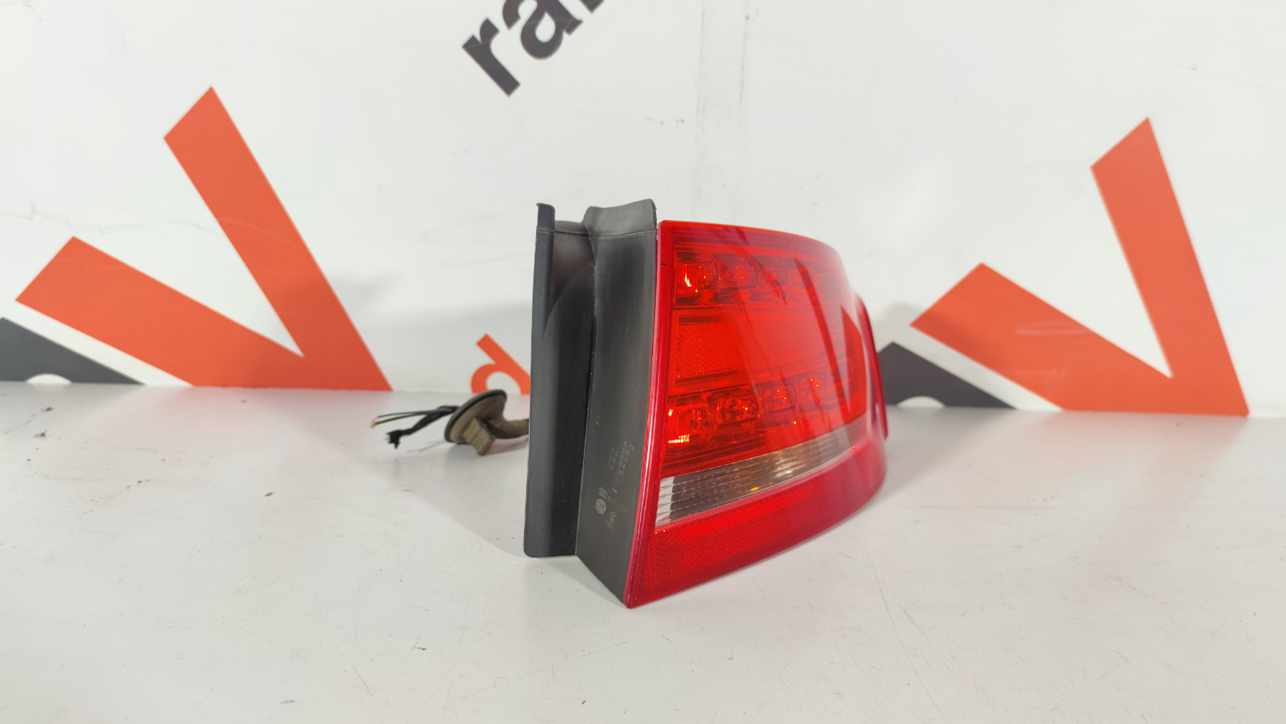 Audi A4 B8 tagatuli / rearlight - pilt 2