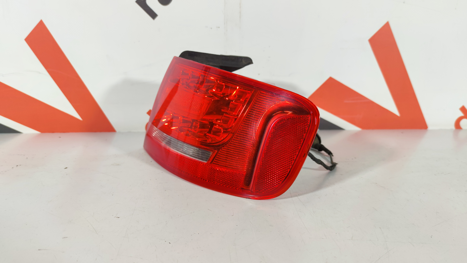 Audi A4 B8 tagatuli / rearlight - pilt 3