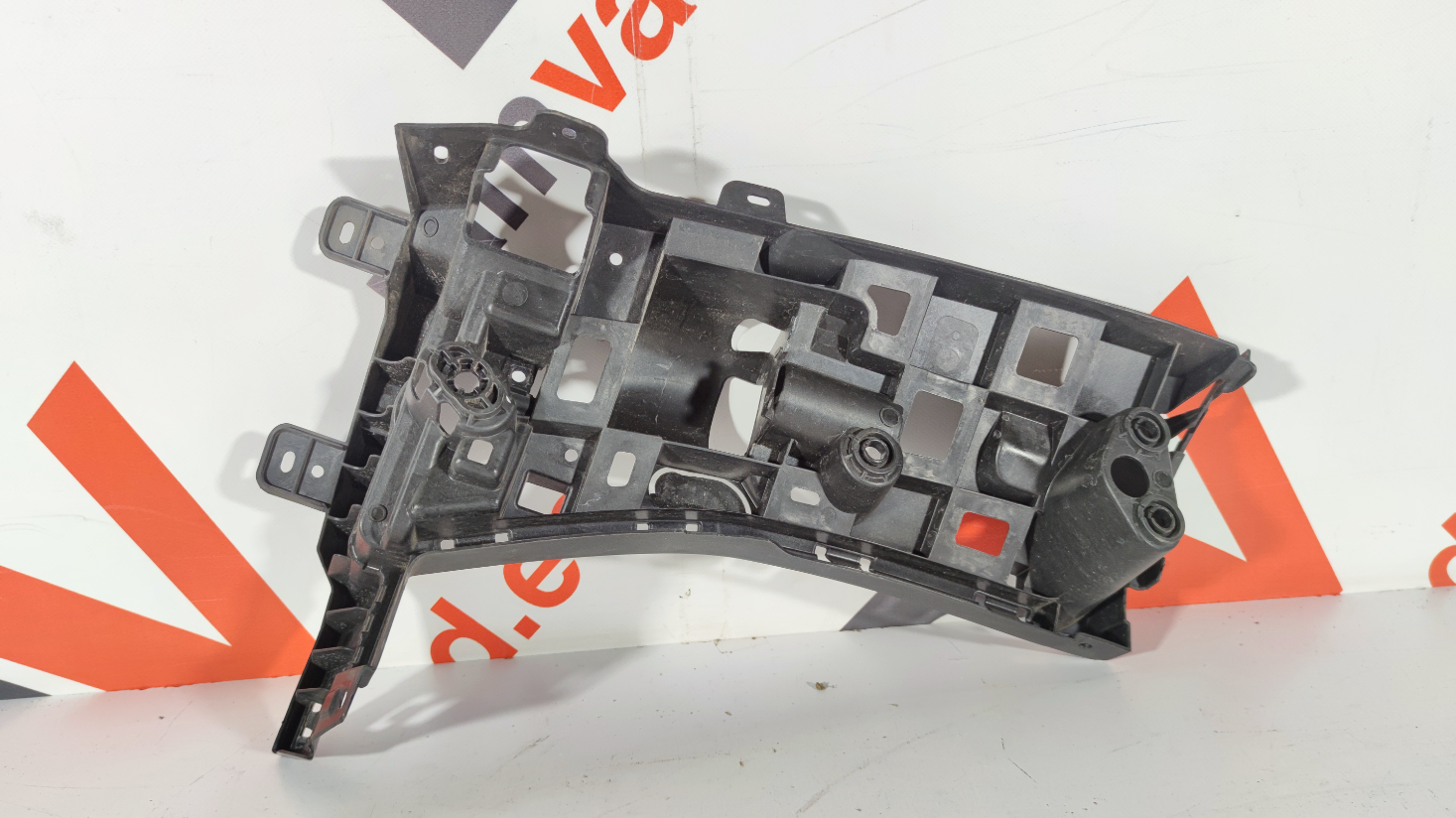 BMW X5 G05 stange kinnitus / rear bumper bracket - pilt 2