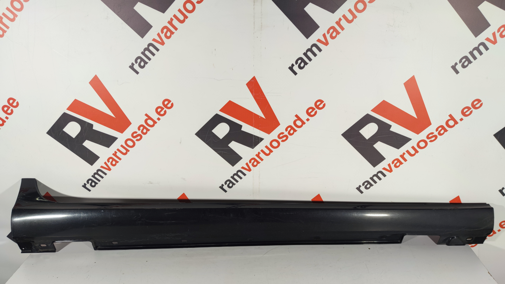 Mercedes CLS W218 karbikate / right side skirt