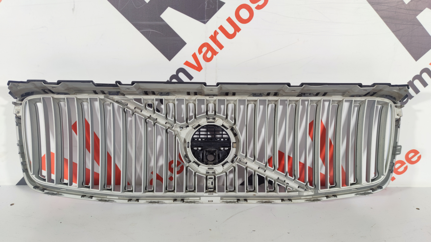 Volvo XC90 iluvõte / front grille - pilt 2