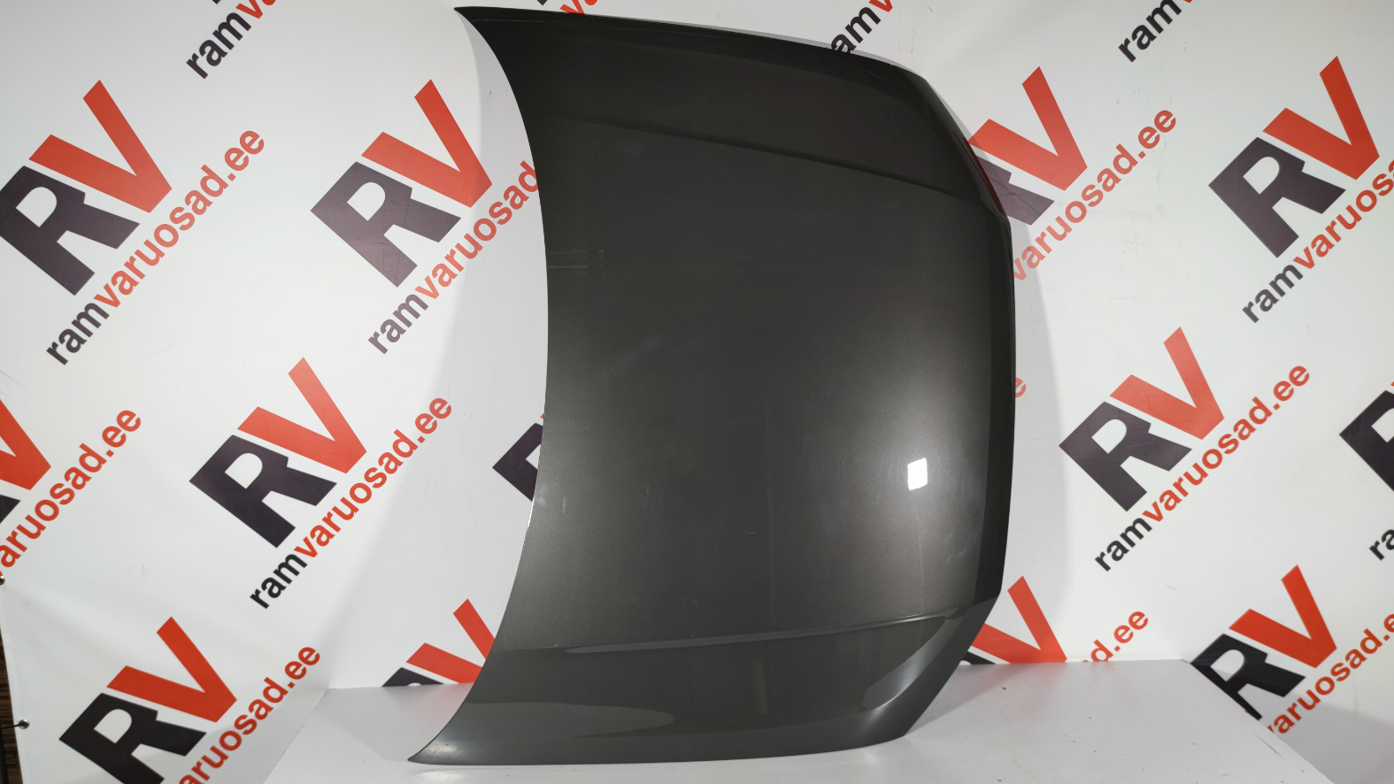 Audi Q3 kapott / hood