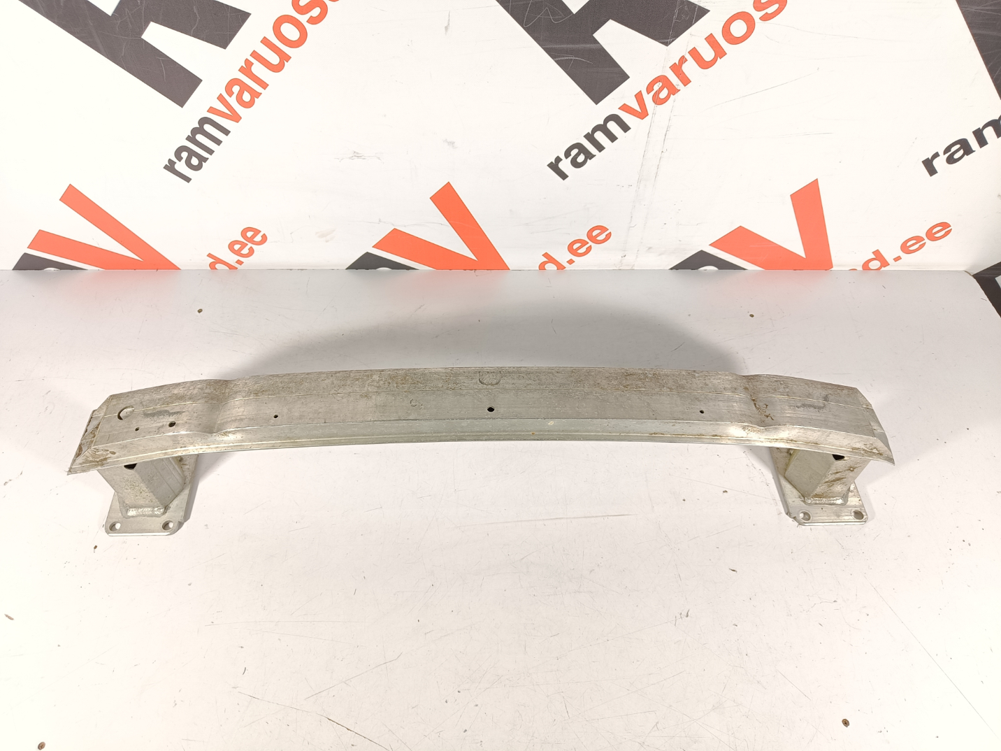 Peugeot 308 esitala / front support