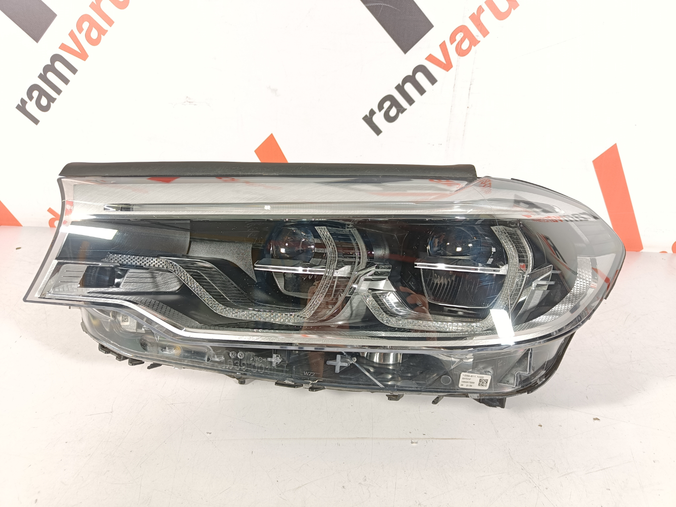 BMW 5 G30 esituli / headlight