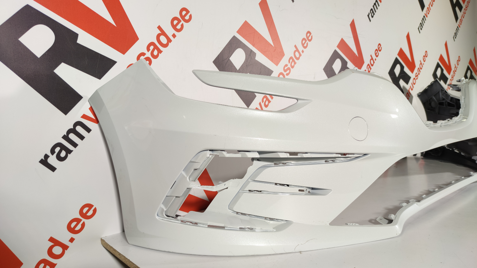Renault Megane 4 esistange / front bumper - pilt 2