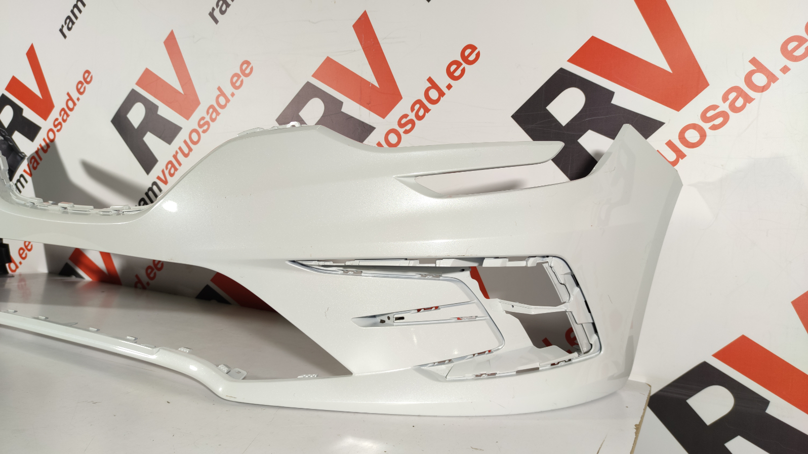 Renault Megane 4 esistange / front bumper - pilt 3